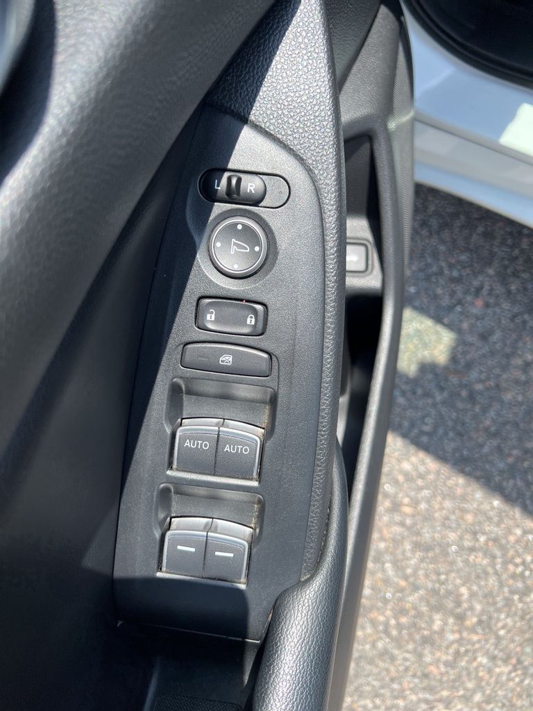 2018 Honda Accord LX 1.5T photo 15