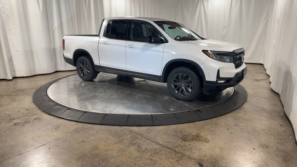 2025 Honda Ridgeline Sport photo 3
