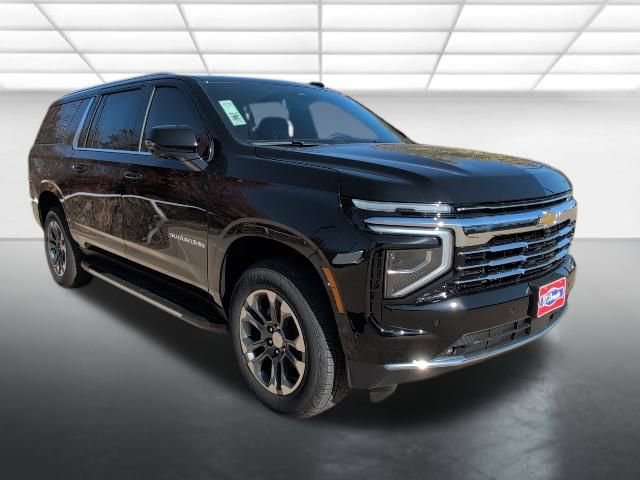 2026 Chevrolet Suburban LT's photo