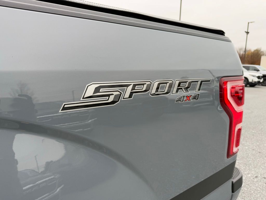 2019 Ford F-150 XLT photo 2