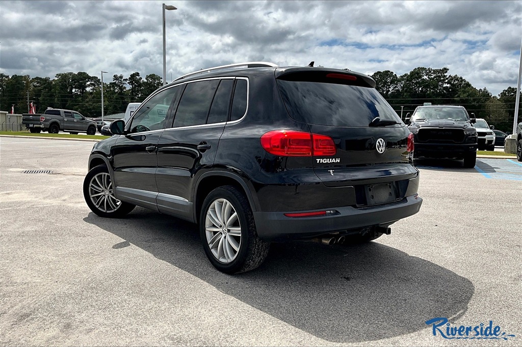 2015 Volkswagen Tiguan SEL photo 6