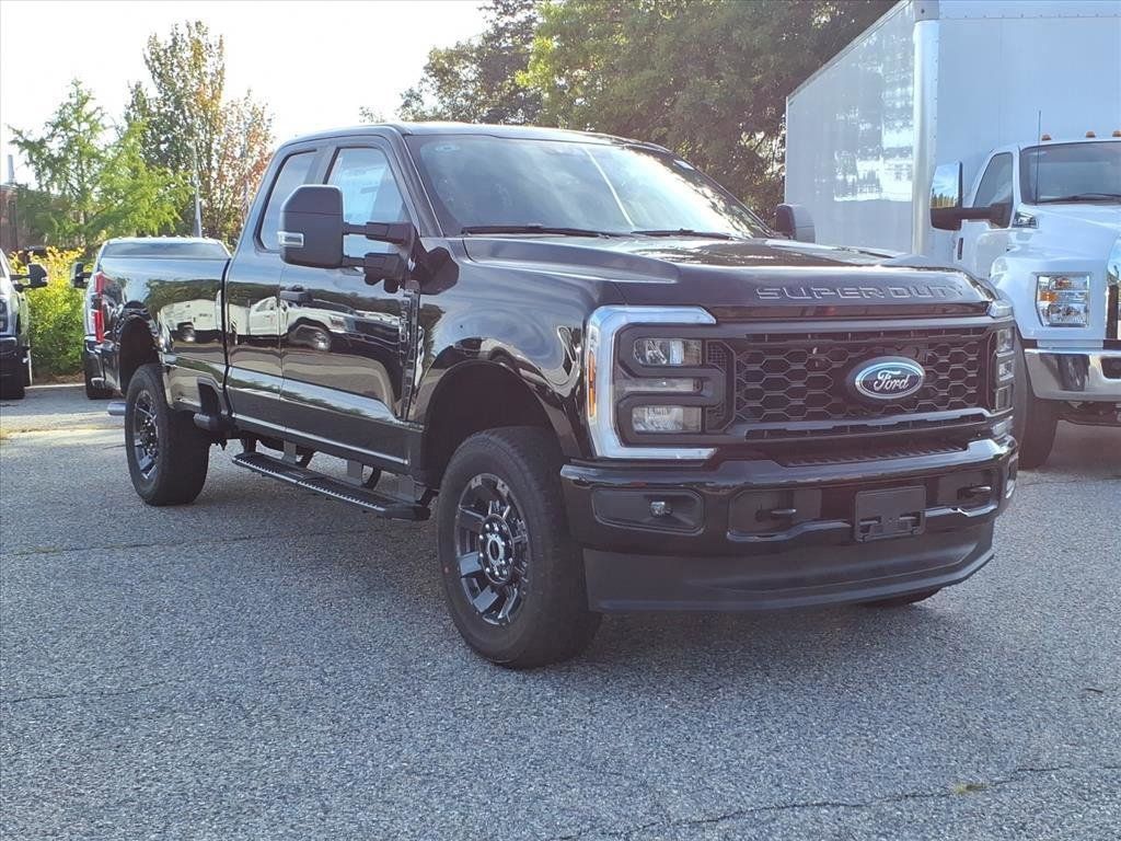 2026 Ford F-350 Super Duty XL's photo