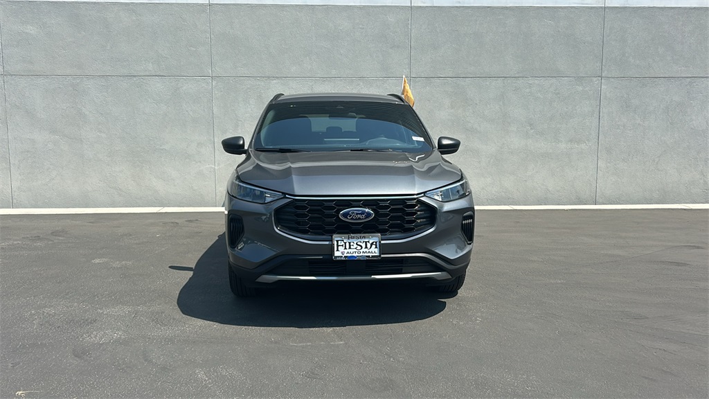 2025 Ford Escape ST-Line photo 2