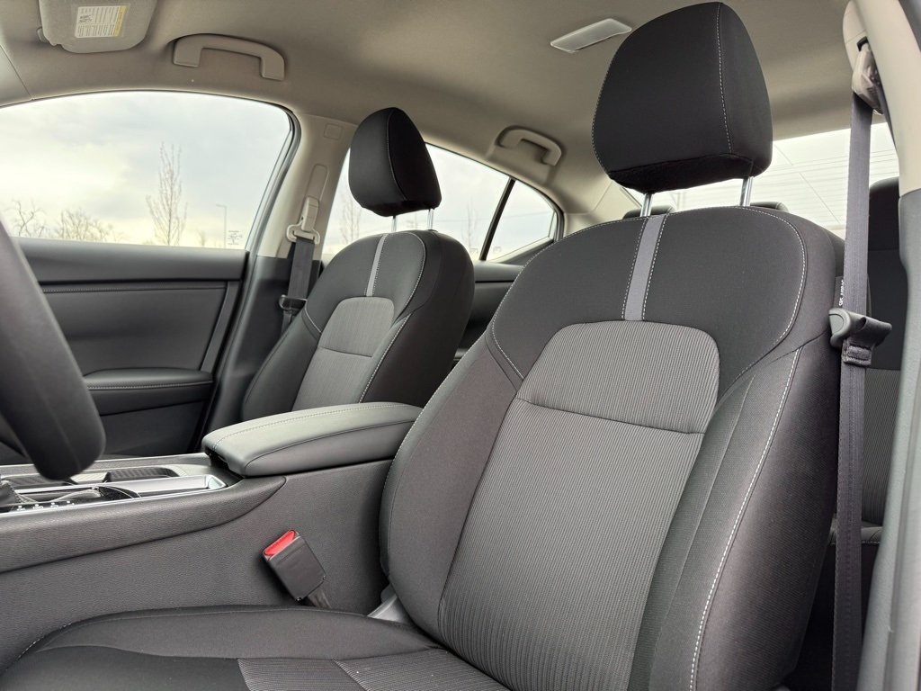 2025 Nissan Sentra SV photo 21