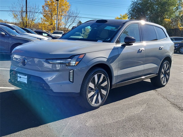 2025 Volvo EX90 Plus