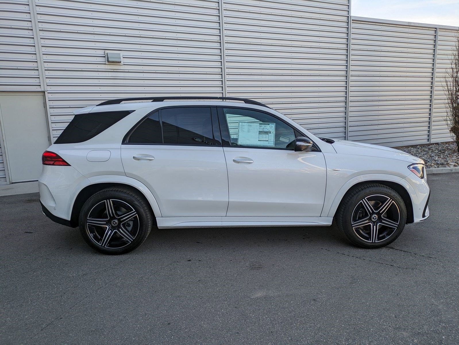 2025 Mercedes Benz GLE 450 4MATIC photo 2