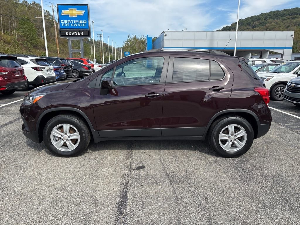 2022 Chevrolet Trax LT photo 2