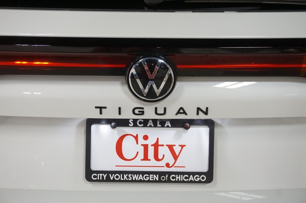 2025 Volkswagen Tiguan SE R-Line Black photo 28