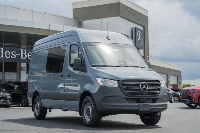 2025 Mercedes-Benz Sprinter Crew Van Base's photo