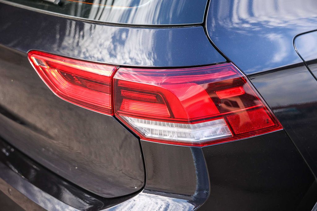 2024 Volkswagen Golf R photo 3