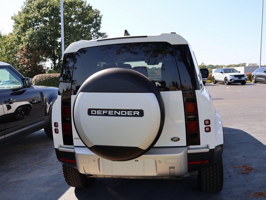 2020 Land Rover Defender 110 HSE photo 5