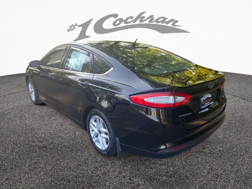 2016 Ford Fusion SE photo 4