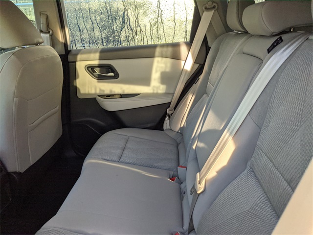 2024 Nissan Rogue SV photo 16