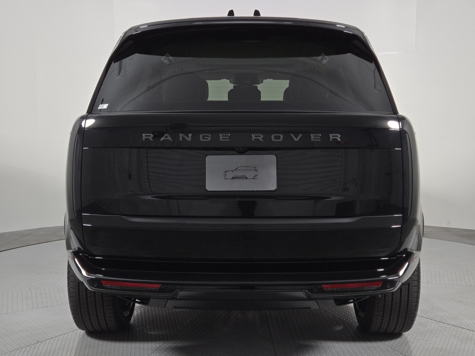2025 Land Rover Range Rover SE photo 6