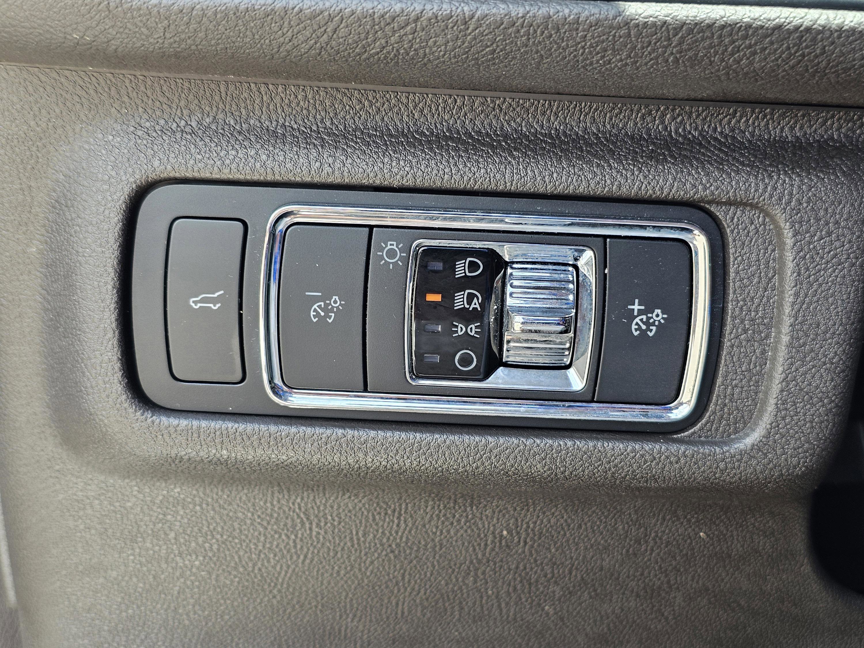 2021 Lincoln Corsair Standard photo 13