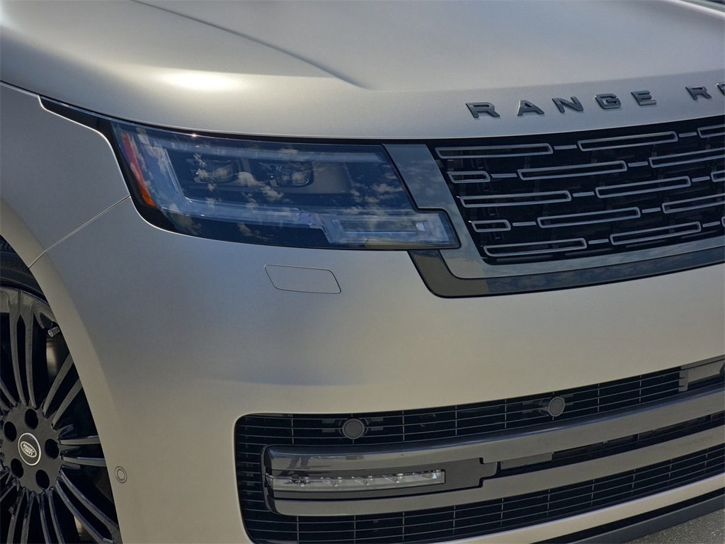 2025 Land Rover Range Rover SE photo 30