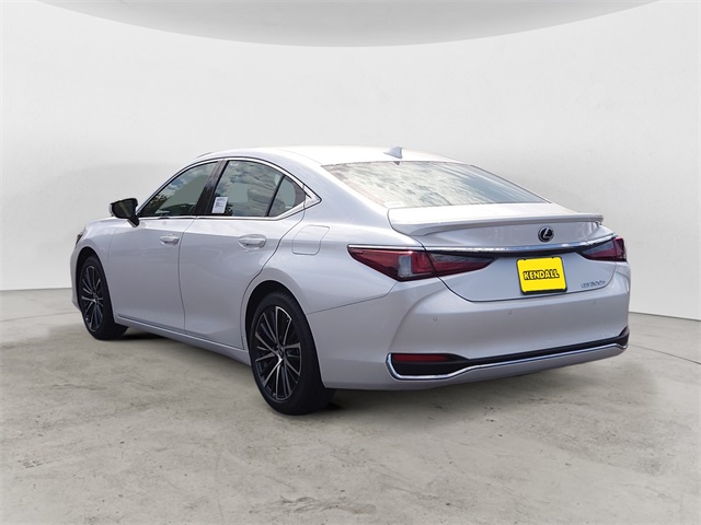 2025 Lexus ES 300h photo 3