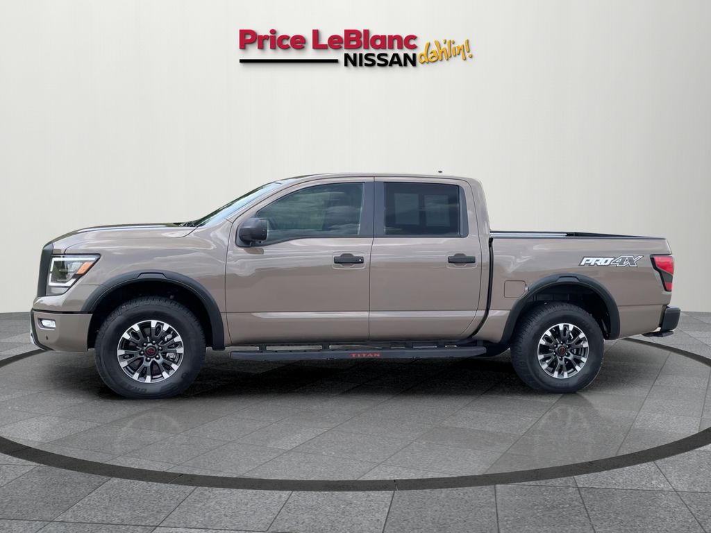 2024 Nissan Titan PRO-4X photo 4