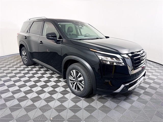 2025 Nissan Pathfinder SL's photo