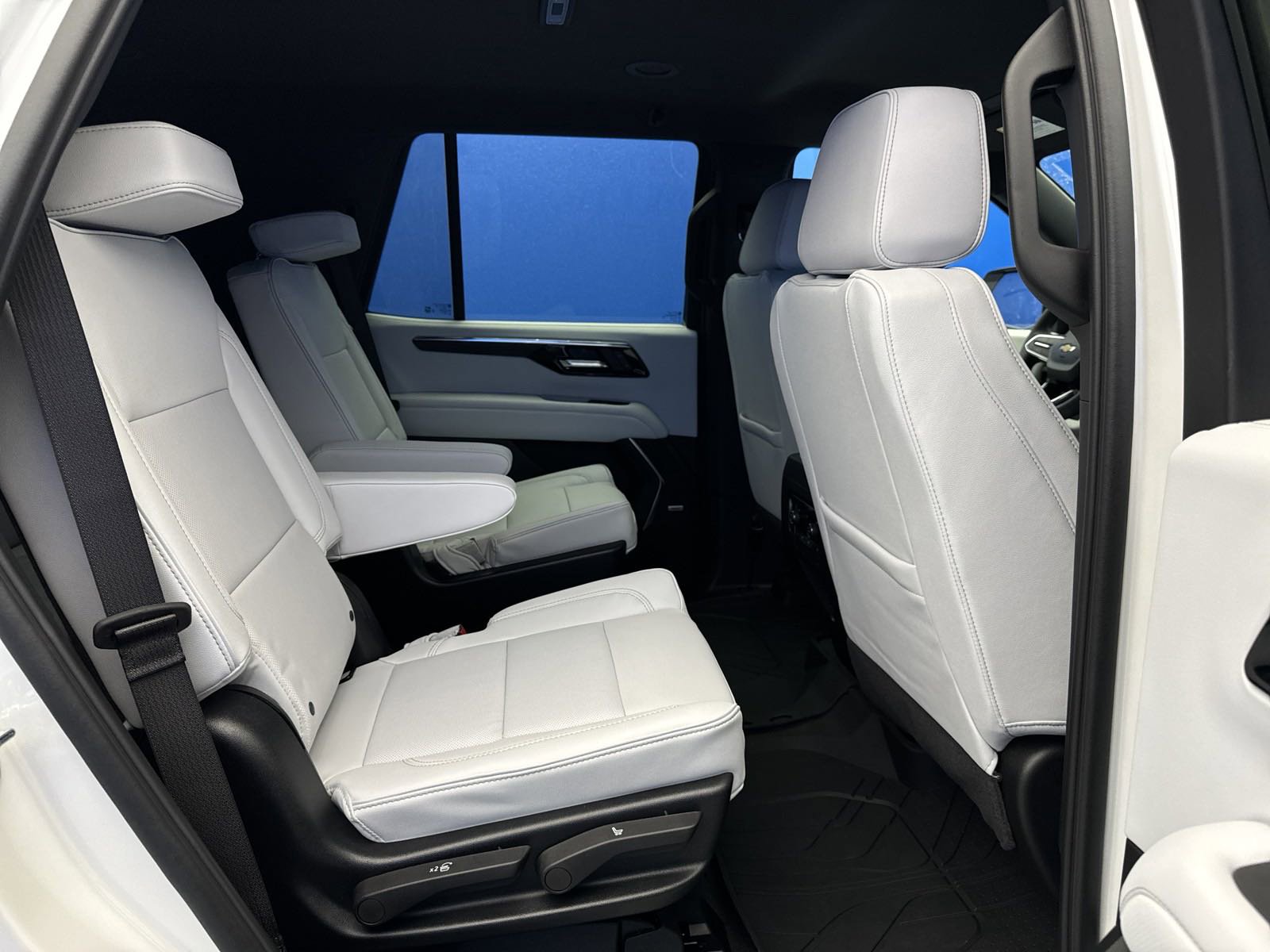 2025 Chevrolet Tahoe Premier photo 23