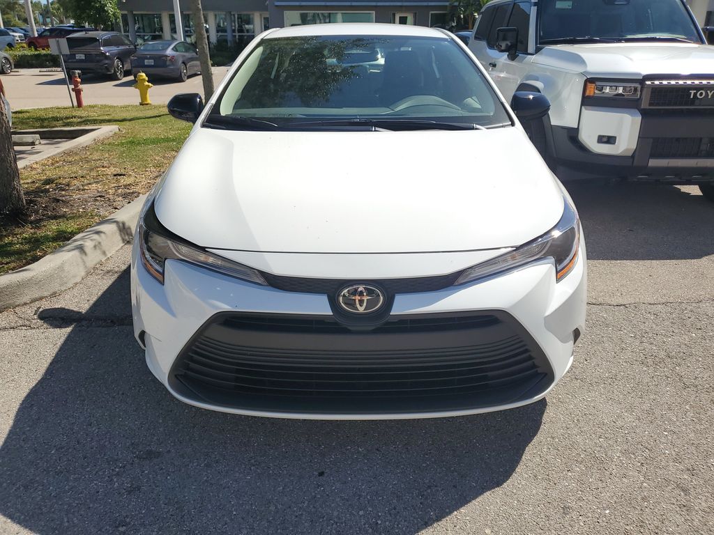 2026 Toyota Corolla LE photo 2