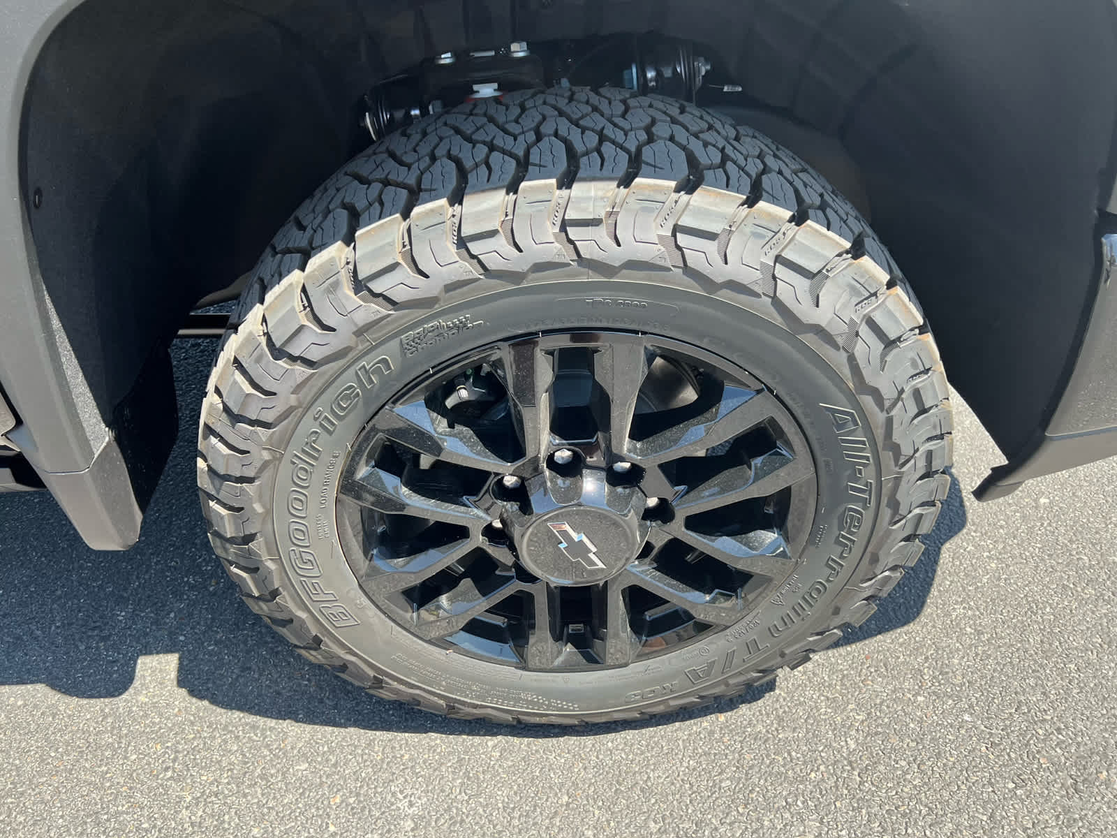 2025 Chevrolet Silverado 2500HD High Country photo 10
