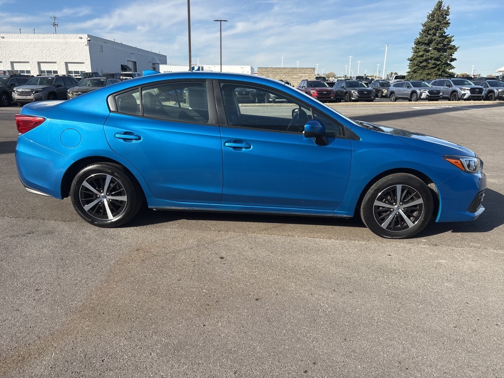 2023 Subaru Impreza Premium photo 2