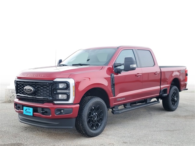 2025 Ford F-250 XLT photo 2