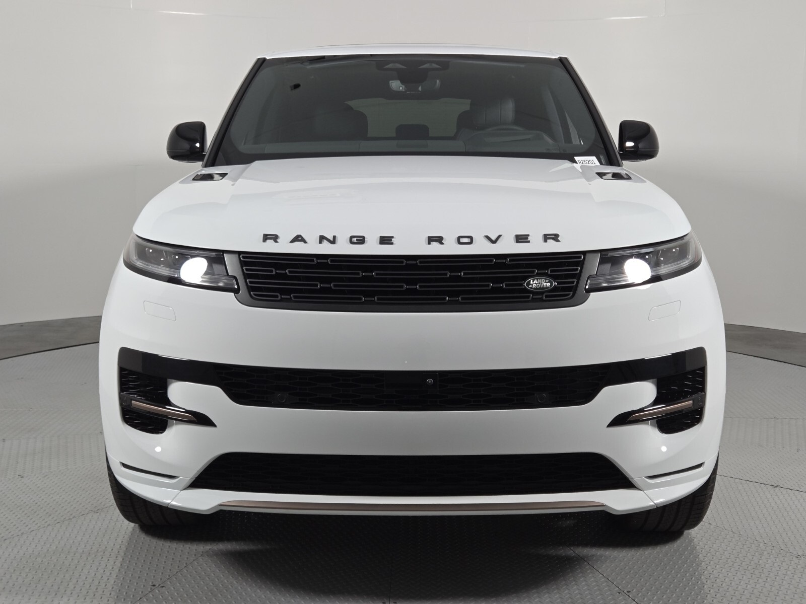 2025 Land Rover Range Rover Sport SE photo 7