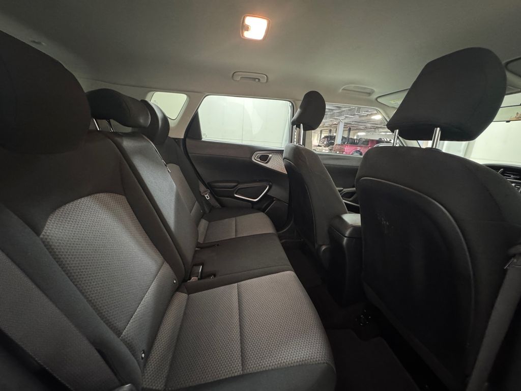 2020 Kia Soul LX photo 13