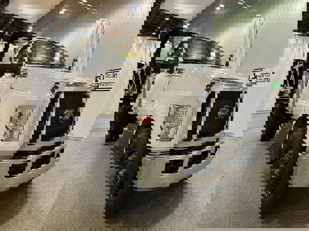 New 2025 OXFORD WHITE FORD 10