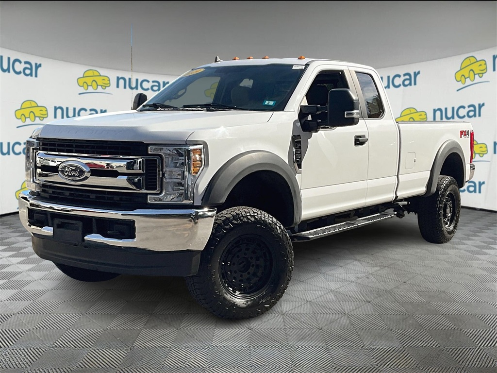 2019 Ford F-350 photo 2