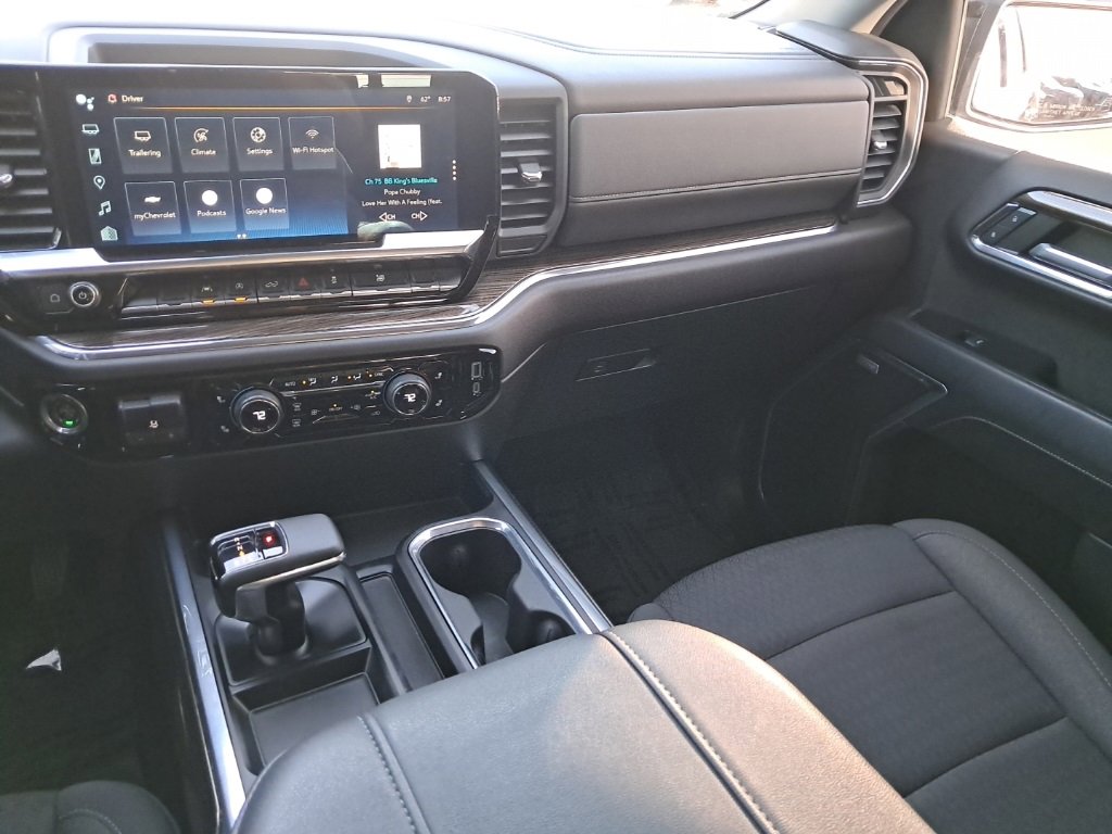 2023 Chevrolet Silverado 1500 RST photo 19