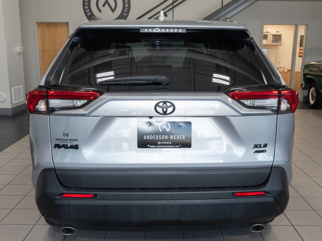 2022 Toyota RAV4 XLE photo 15