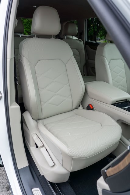 2024 Volkswagen Atlas SE Technology photo 10