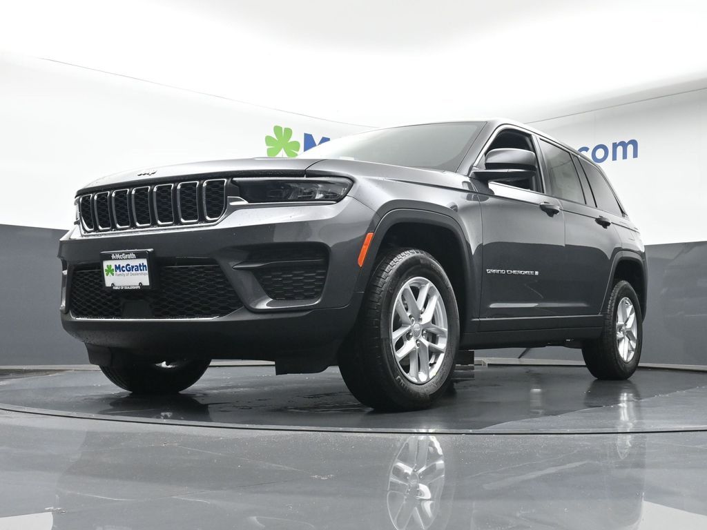 2025 Jeep Grand Cherokee Laredo X photo 4