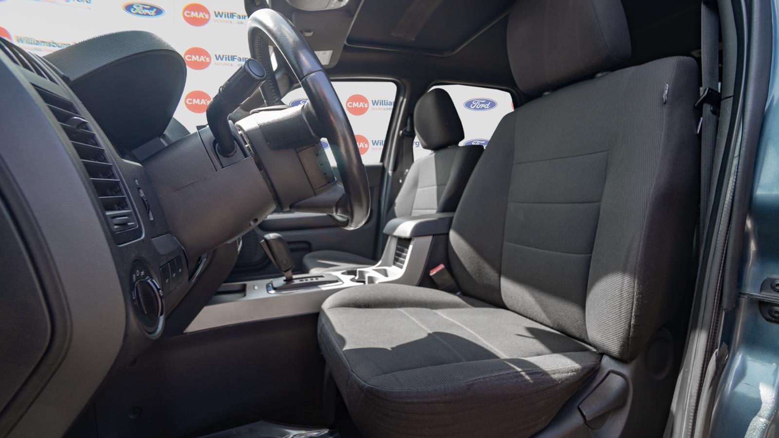2010 Ford Escape XLT photo 3
