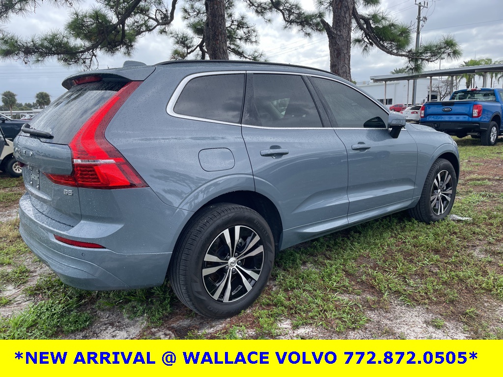 2023 Volvo XC60 B5 Core photo 4