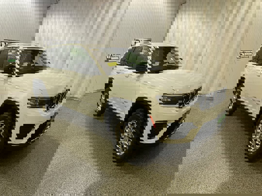 2025 Jeep Grand Cherokee Laredo's photo