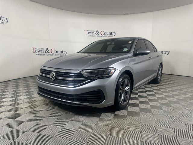 2024 Volkswagen Jetta SE's photo