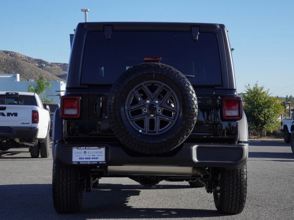 New 2026 Black Clear-Coat Exterior Paint Jeep Sport S image 4