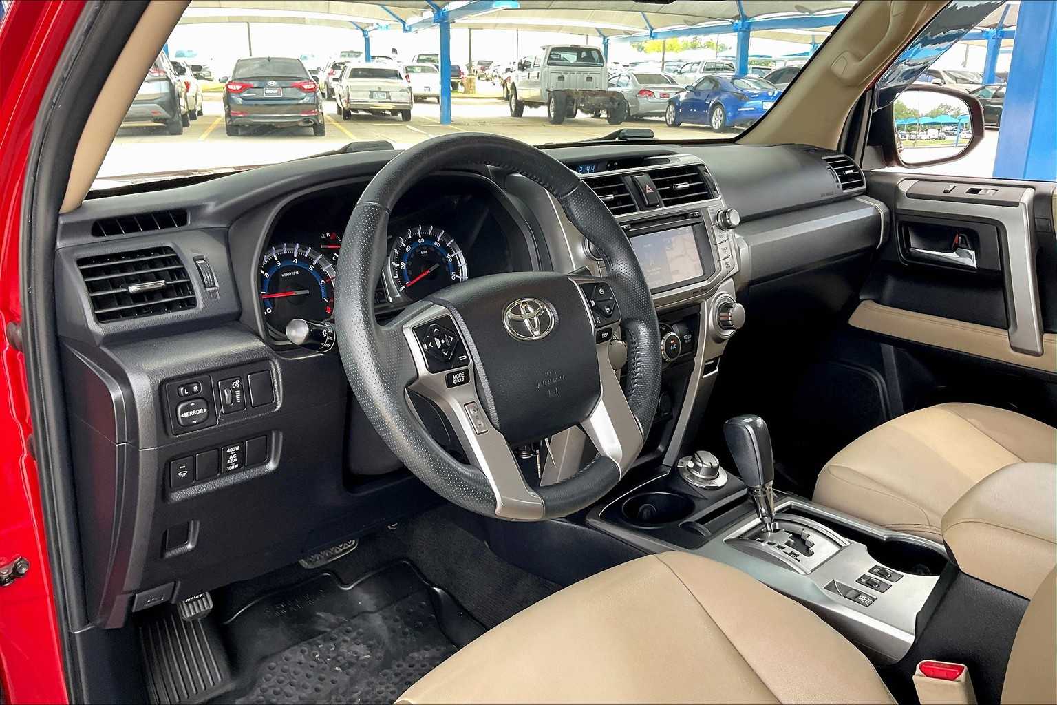 2019 Toyota 4Runner SR5 Premium photo 16