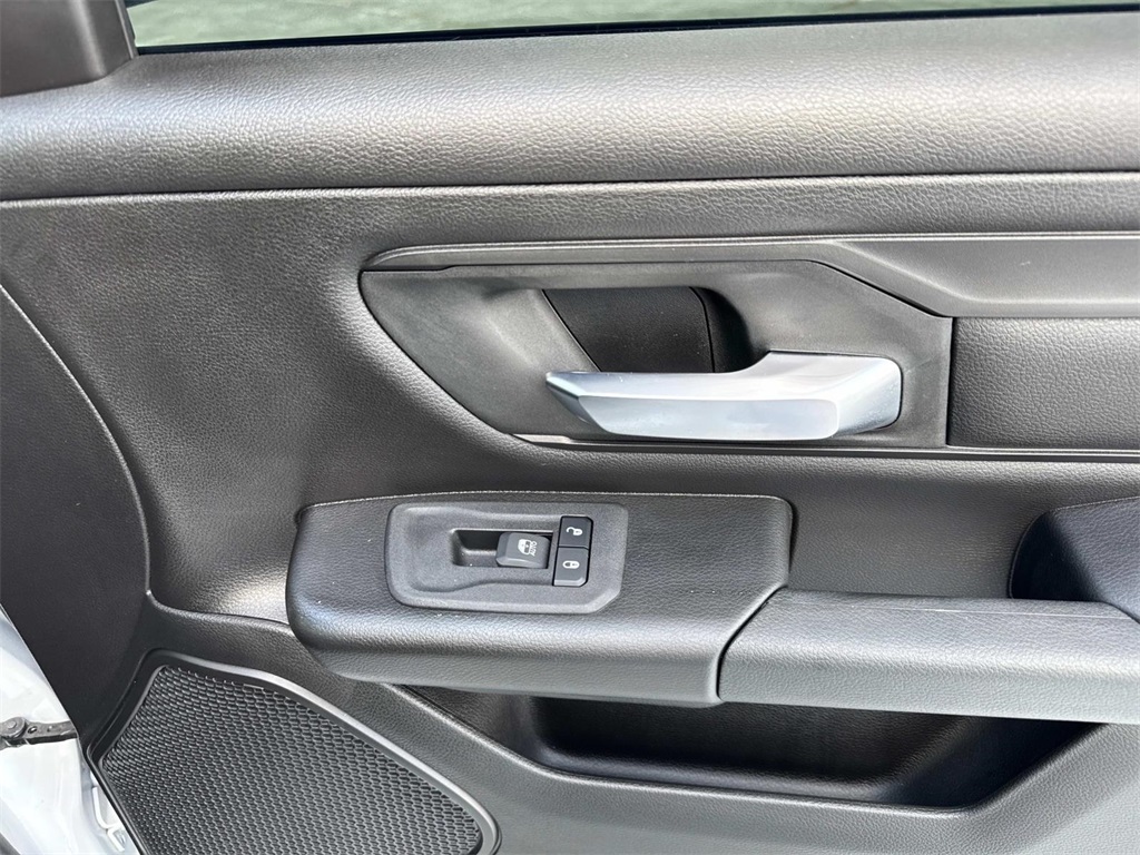 2025 Ram 1500 Tradesman photo 14