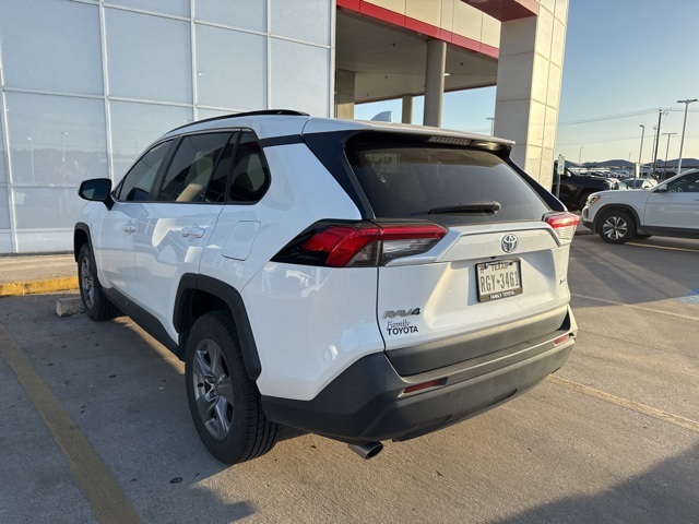 Used 2022 Toyota RAV4 XLE with VIN 2T3W1RFV0NC181541 for sale in Northfield, Minnesota