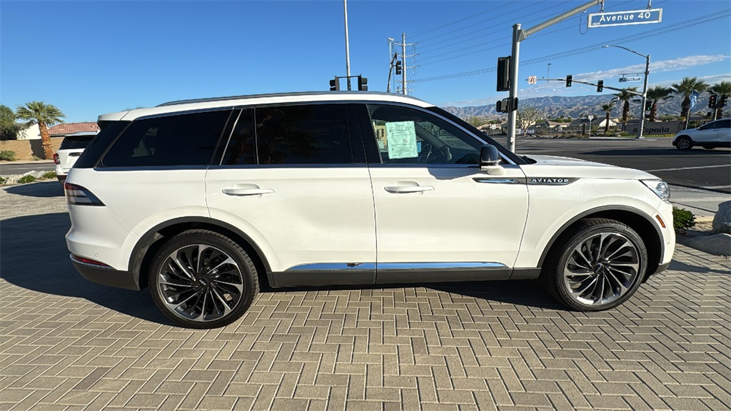2022 Lincoln Aviator Reserve photo 3