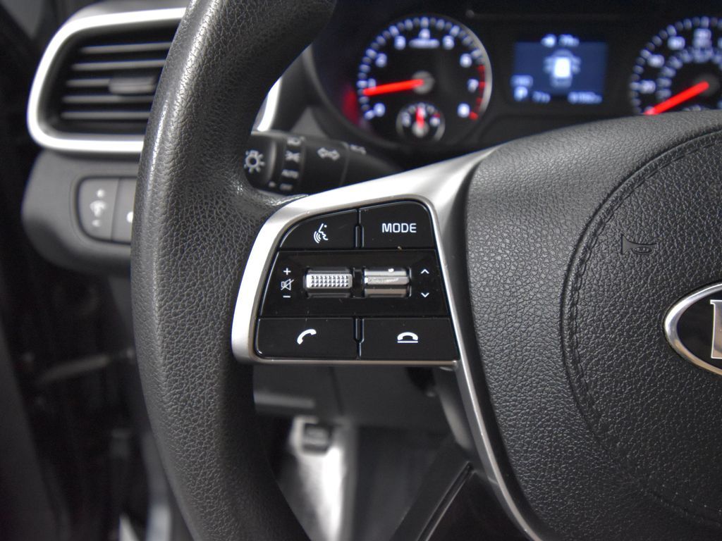 2020 Kia Sorento LX photo 21