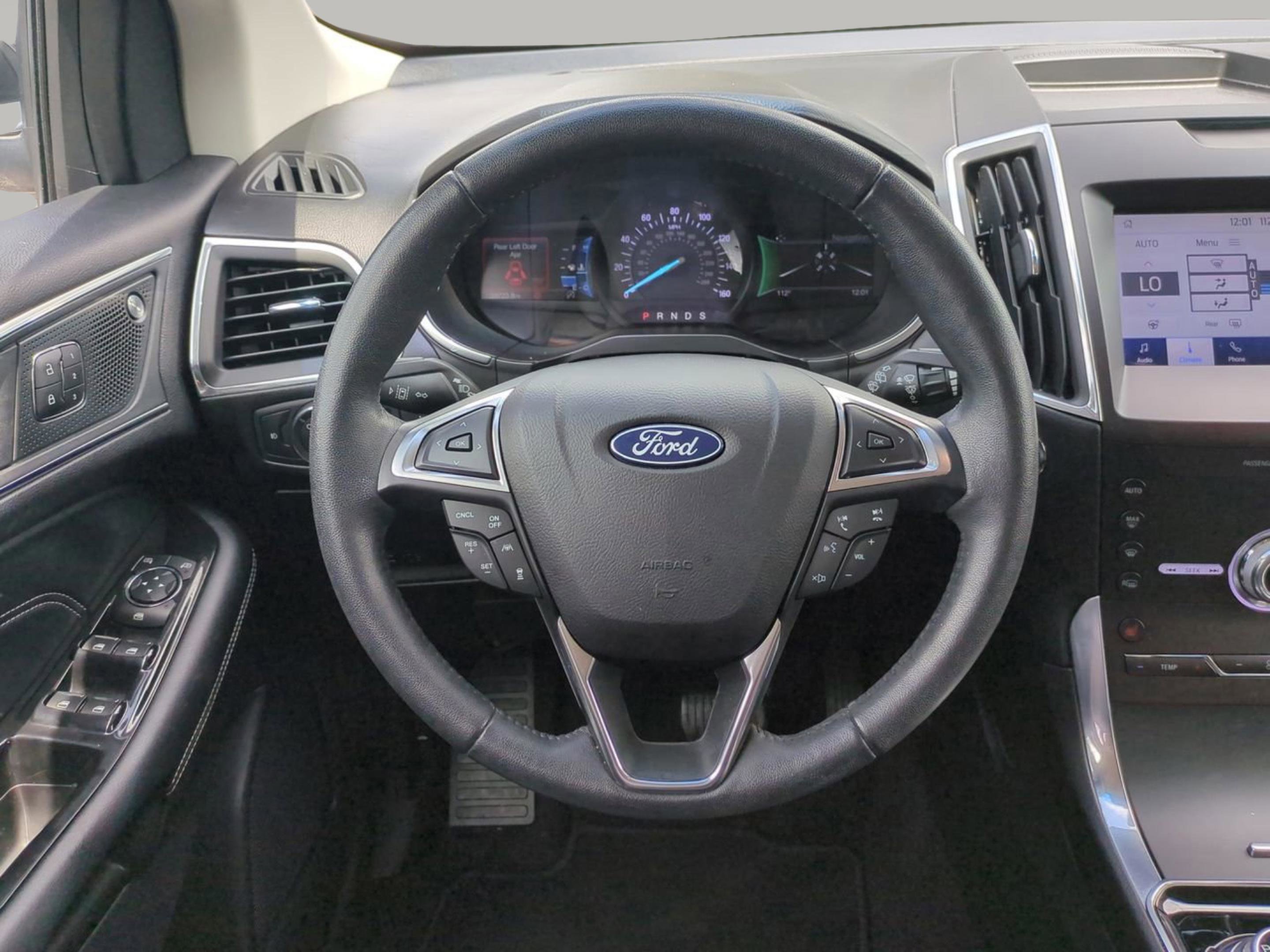 2020 Ford Edge Titanium photo 32