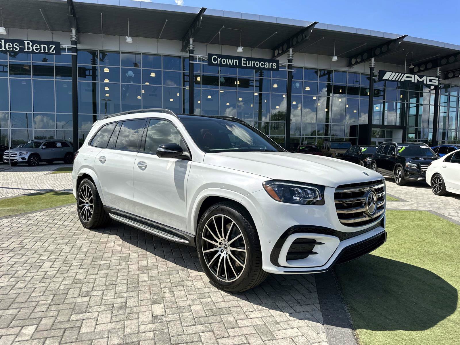 2026 Mercedes Benz GLS 580 4MATIC photo 2