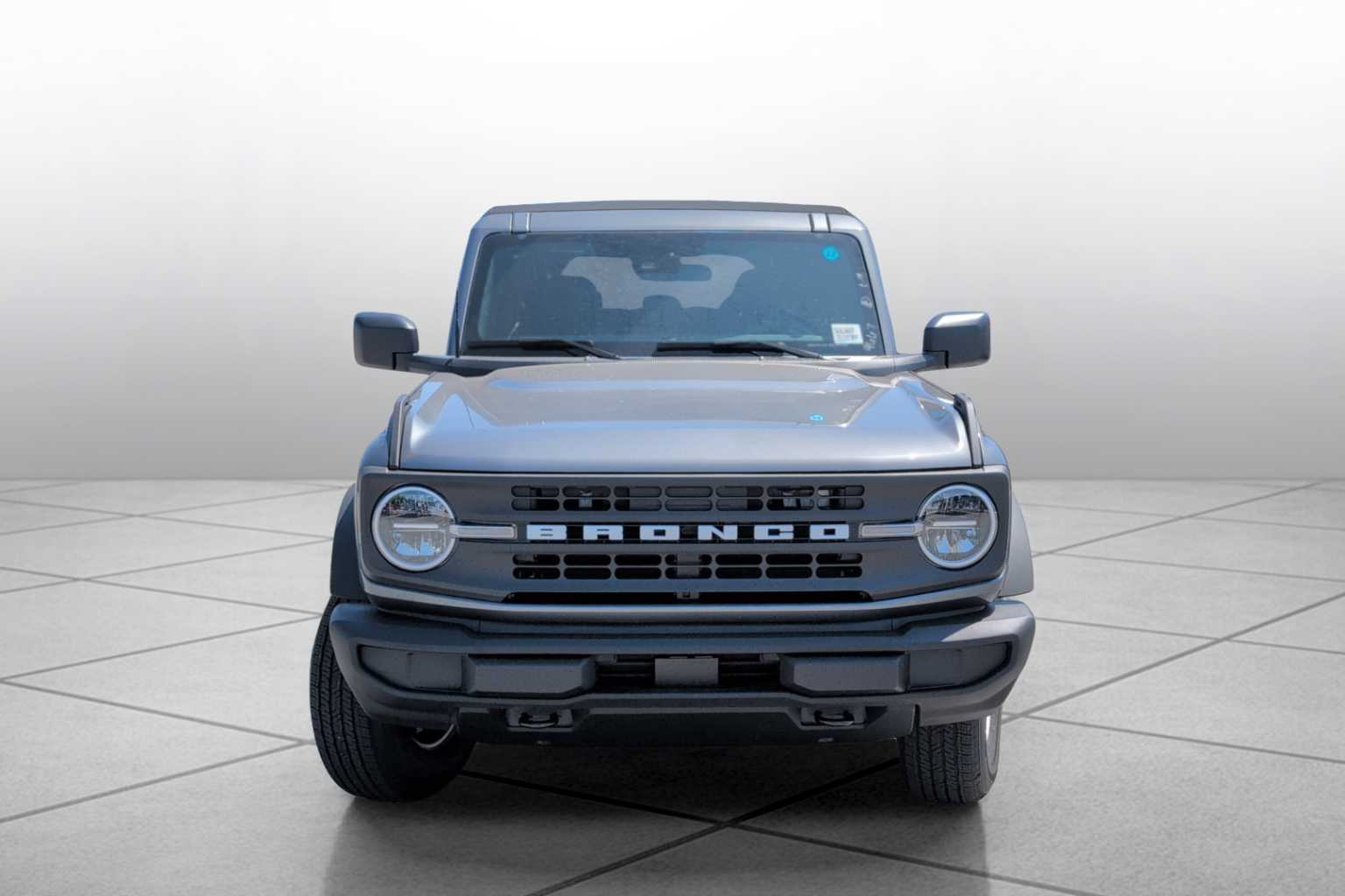 2025 Ford Bronco Base photo 2