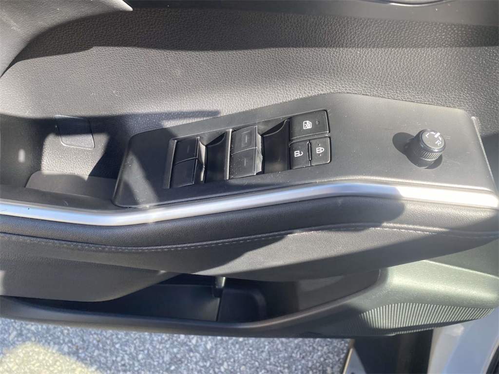 2023 Toyota Highlander XLE photo 12